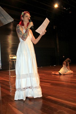 Professora Fernanda Oliveira em atividade no Campus Taguatinga Centro, onde dá aulas e desenvolve pesquisas.